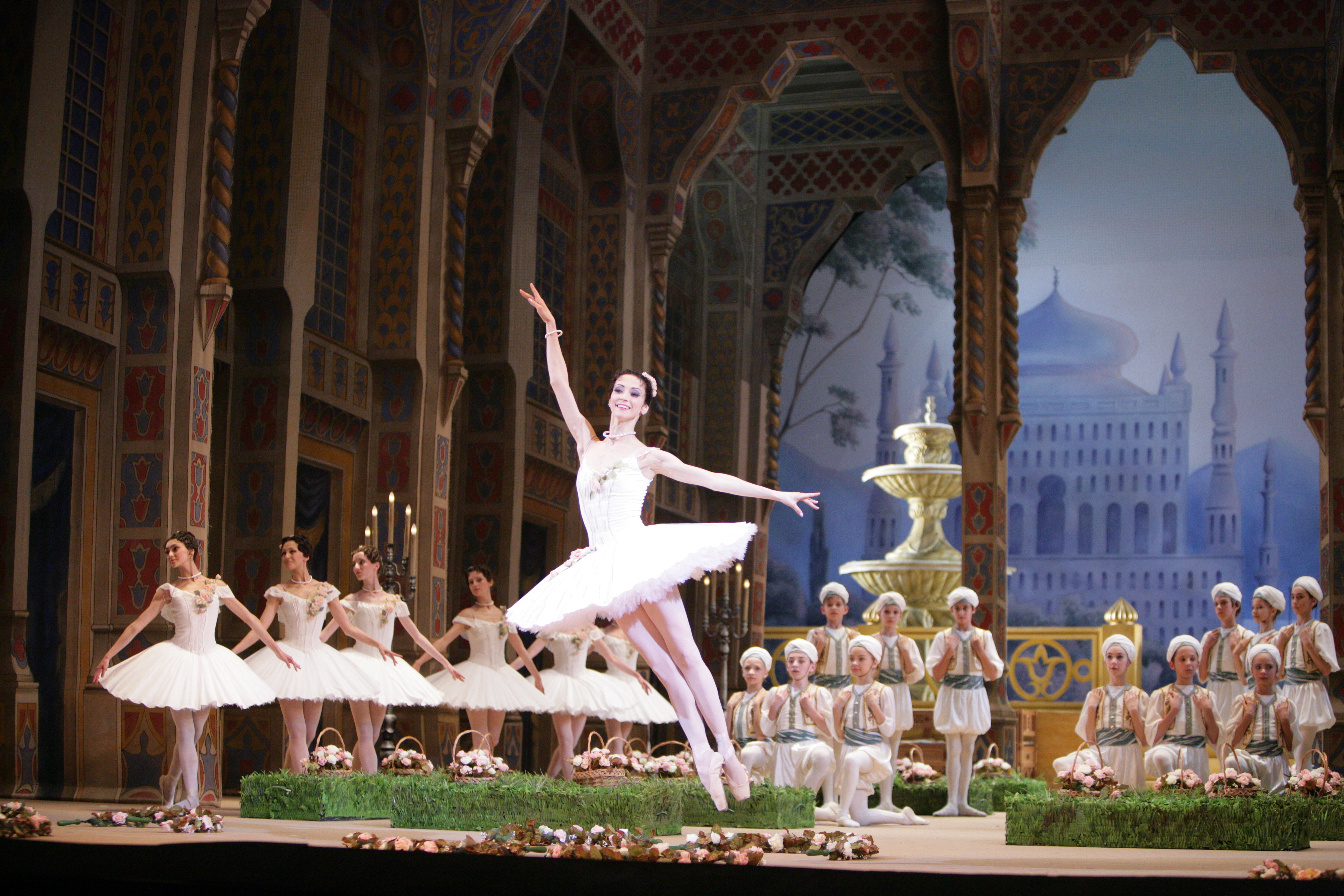 Первый балет большого. Балет Корсар Медина. Италия театр балета.